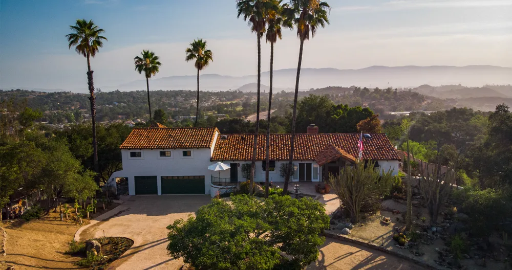 Todd's listing on misterb&b - Hacienda 6 Palms
