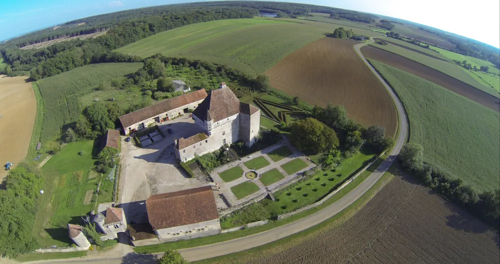 14th century castle - Picture 1