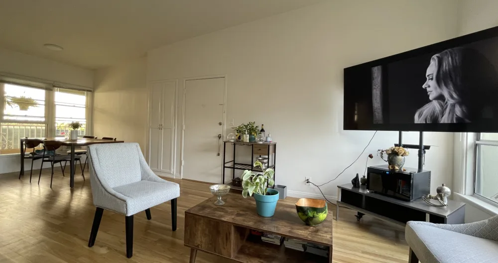 Perfect Private Room for the Best Weho/LA Experience  - Picture 2