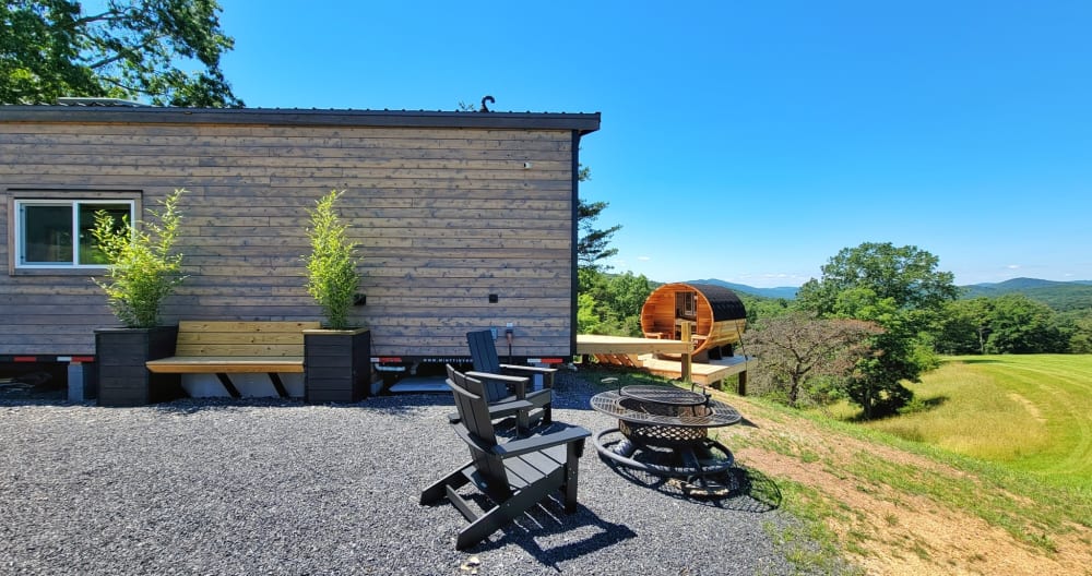 Tiny Home Escape with mountain views - Picture 1