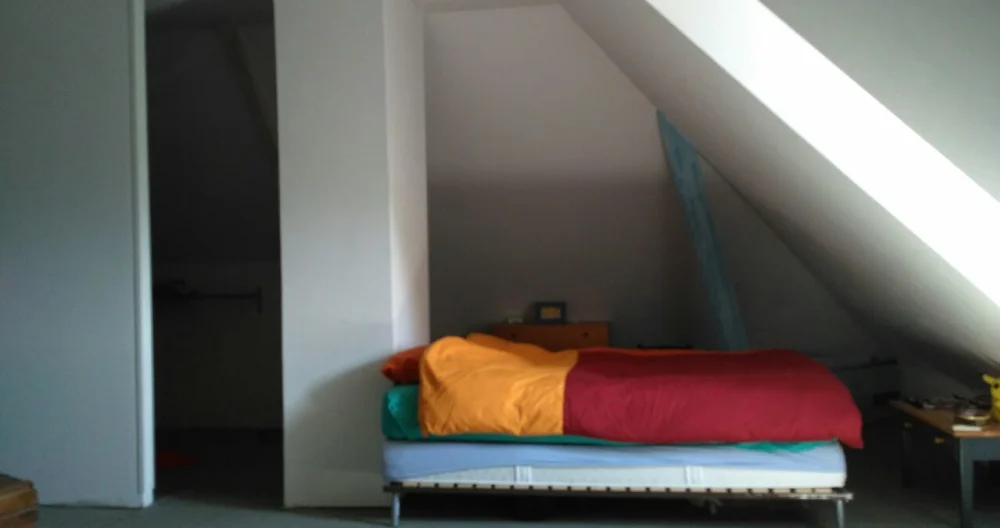 Large loft room in former presbytery - Picture 1