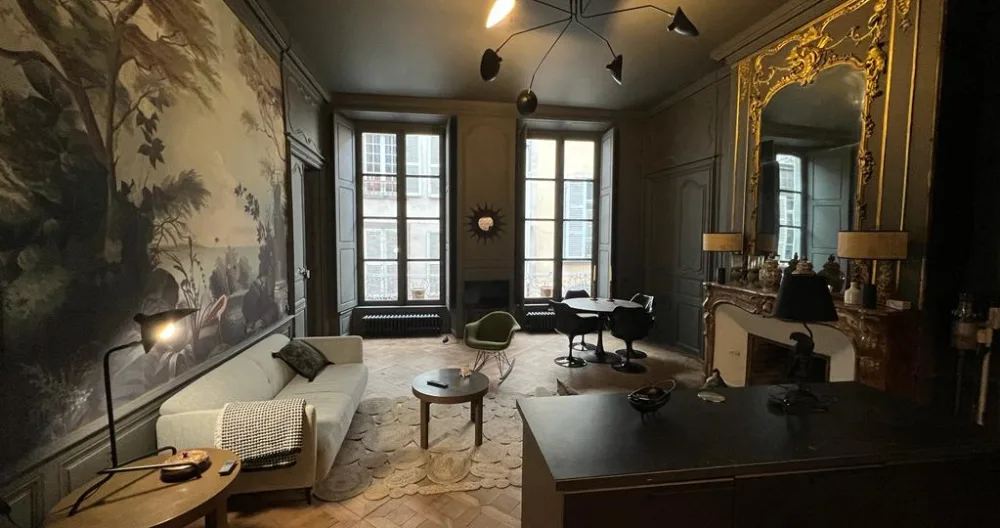 Dans Hôtel particulier classé superbe 65 m2 Etage Noble - Foto 2