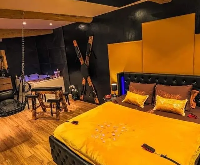 La camera dei desideri di Grasse BDSM "La chambre des désirs - Foto 2