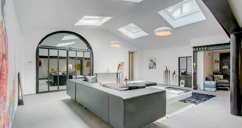 Atypische Wohnung 200m2 in Ruhe und Komfort - Foto 2