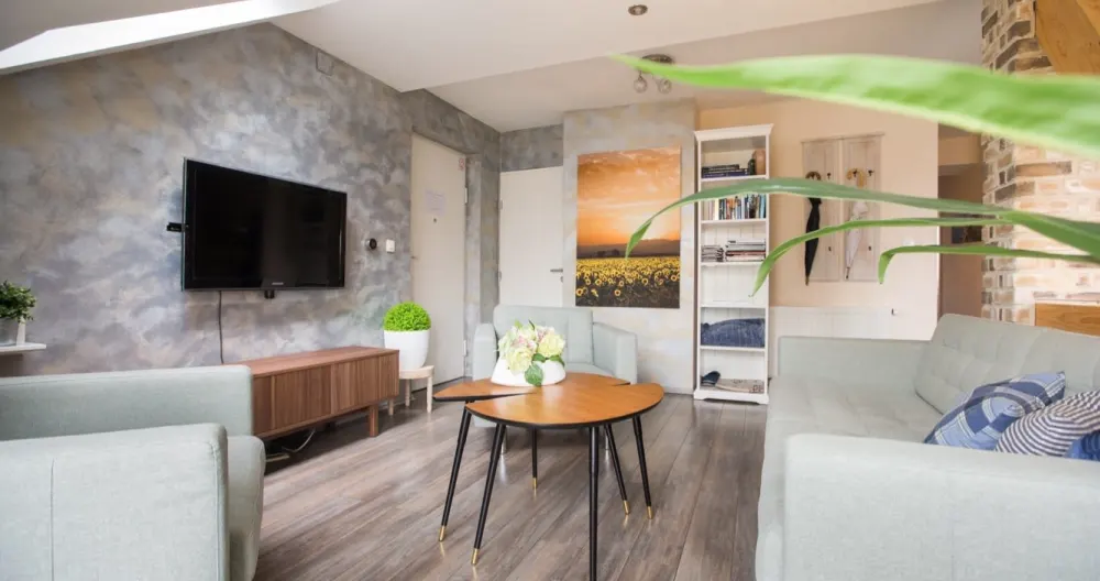 Two bedroom Apartment with balcony - Picture 1