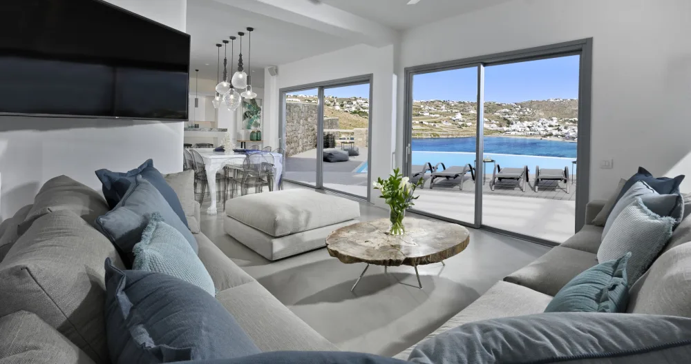 Lovely villa overseeing Ornos,Mykonos - Picture 1