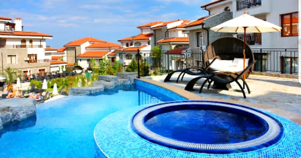 The Vineyards Luxury Resort - Photo 2