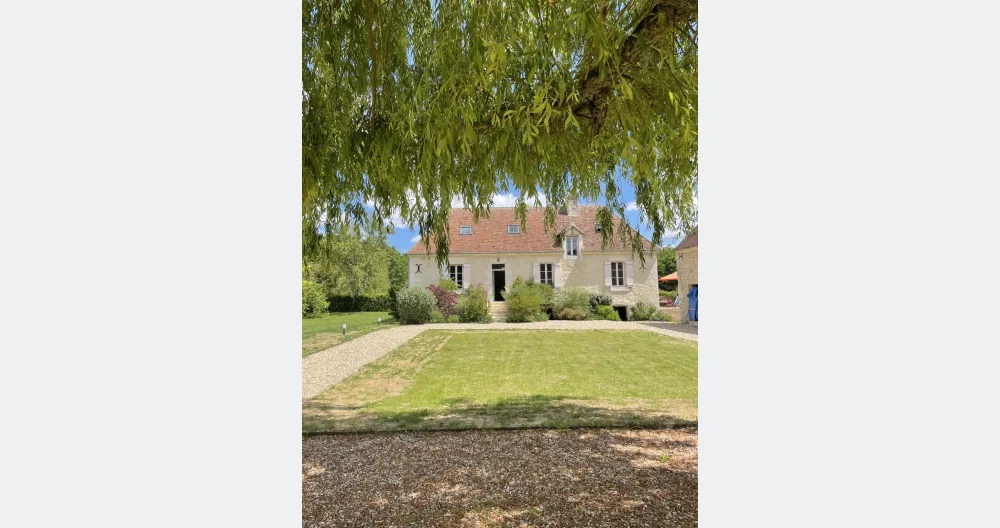 Cyril's listing on misterb&b - Maison vue de la cours intérieure 