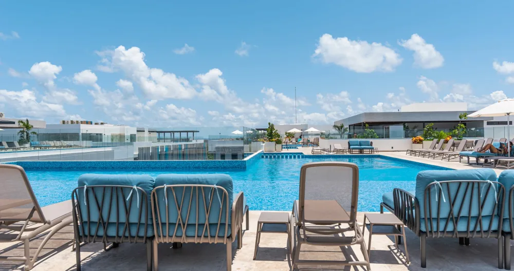 1BR in #1 location !, 3rd floor, Condo IPANA, Brand new, 3 rooftop pools, gym and rooftop bar with ocean view - Photo 1