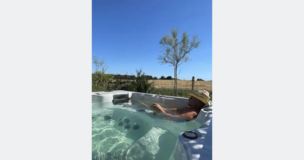 Anúncio de Jean-michel em misterb&b - Jacuzzi ouvert sur la nature