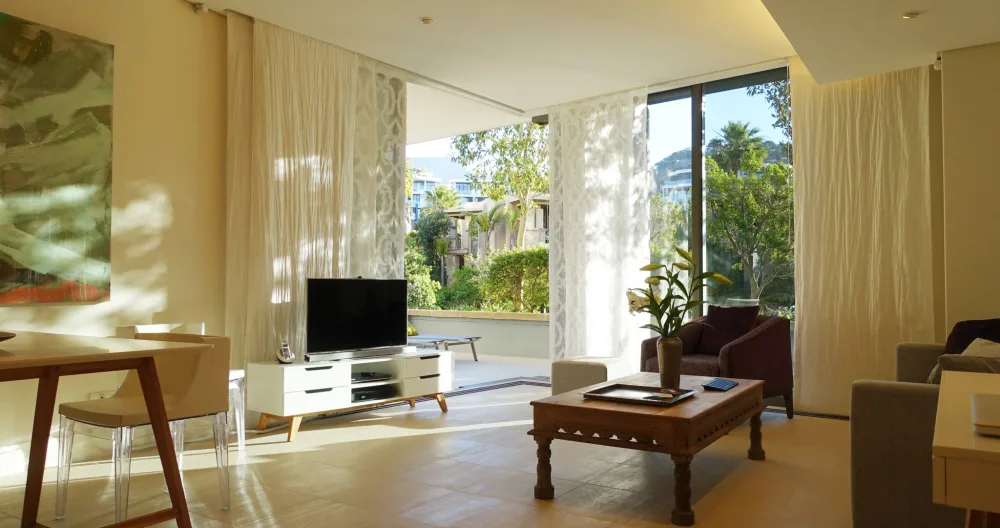 V&A Waterfront. Quiet GF apartment, large terrace, just at the canal - Picture 1