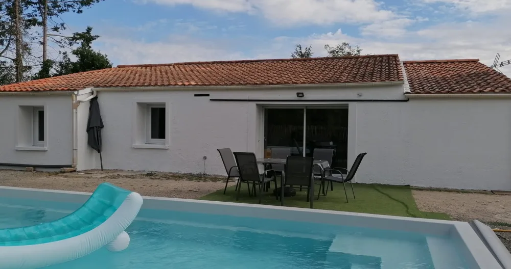 Maison avec piscine  - Photo 1