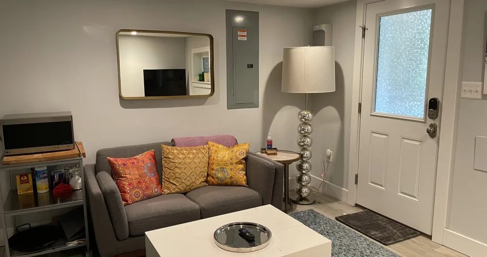 Capitol Hill Apartment - Picture 1