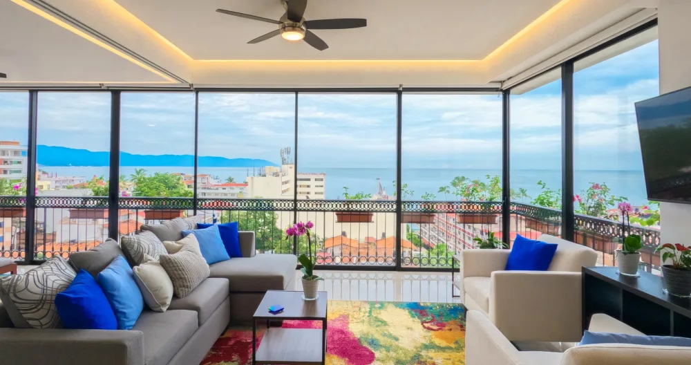 Moderno appartamento di lusso con vista sull'oceano, finestre dal pavimento al soffitto - Foto 1