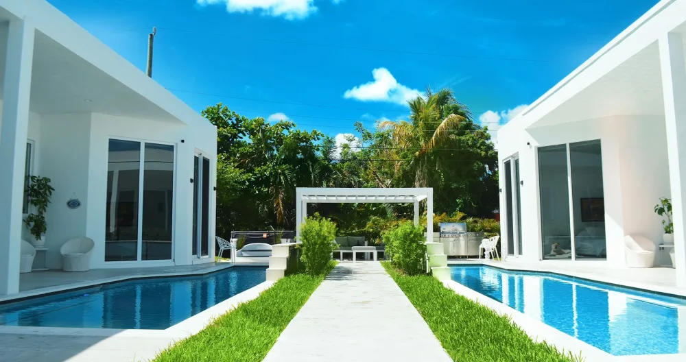 Individual guesthouse #1 clothing optional men only near Wilton Manors - Picture 1