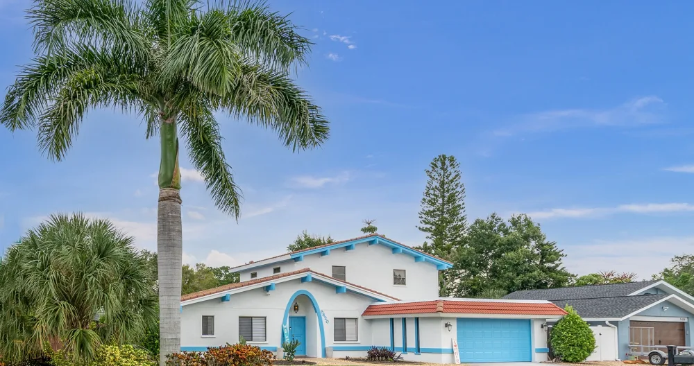 A joia de Harbor Hills. Casa privada, fresca e espaçosa com piscina aquecida - Foto 1
