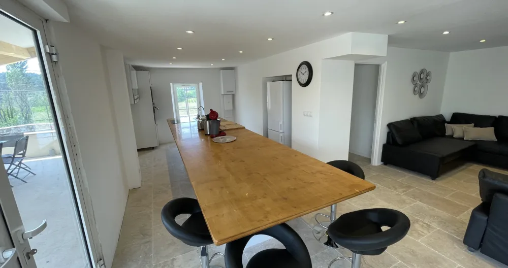 Haus mit Hallenbad und Spielplätzen - Foto 2