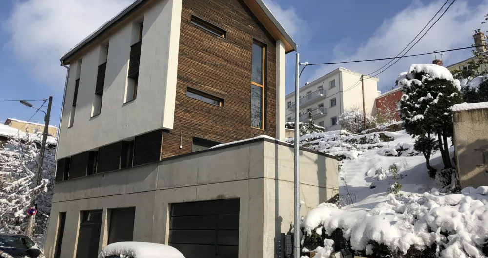 Apartamento independente com terraço ajardinado na nossa casa - Foto 1