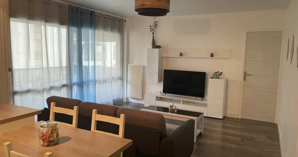 Bonito apartamento com dois quartos - Foto 2