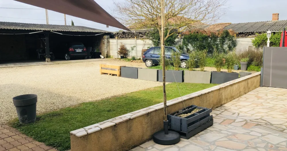 Longère rénovée avec grand Jardin/Piscine/Jacuzzi - Photo 1