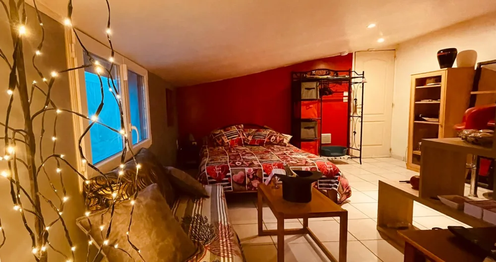 Anuncio de Michel en misterb&b - Un hébergement agréable , atypique en sous pente