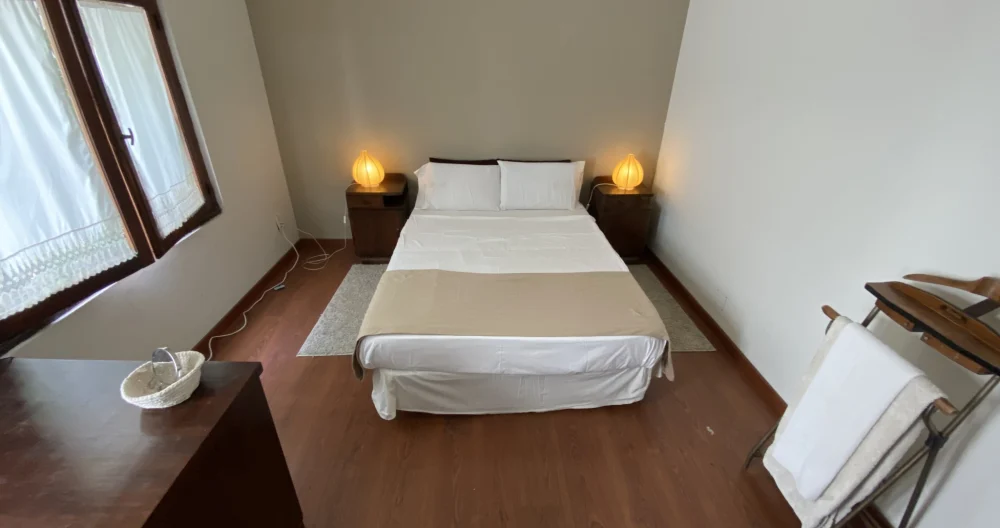 Chambre double dans une maison design avec salle de bain. Très central et sûr. - Photo 1