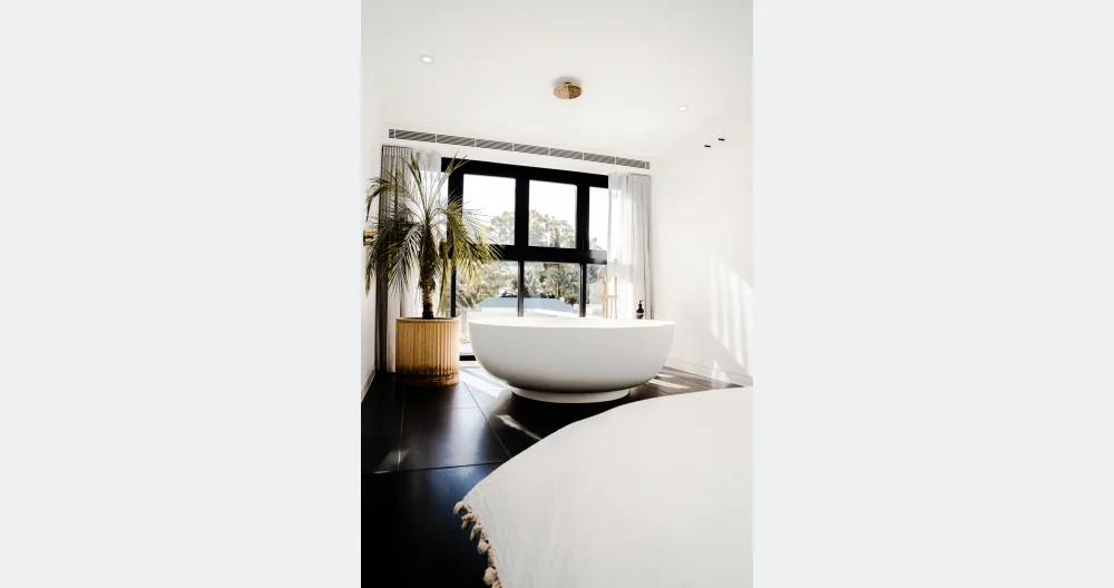 Luxurious fully renovated Surry Hills Terrace near Sydney CBD - Picture 1