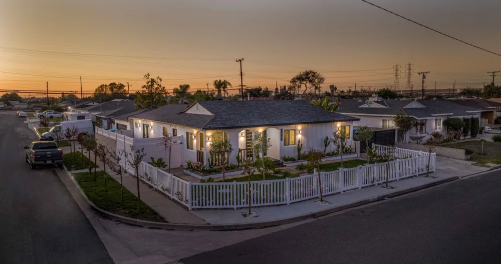 Beautiful charm house in heart of Orange County, traveler ‘s dream  - Picture 2