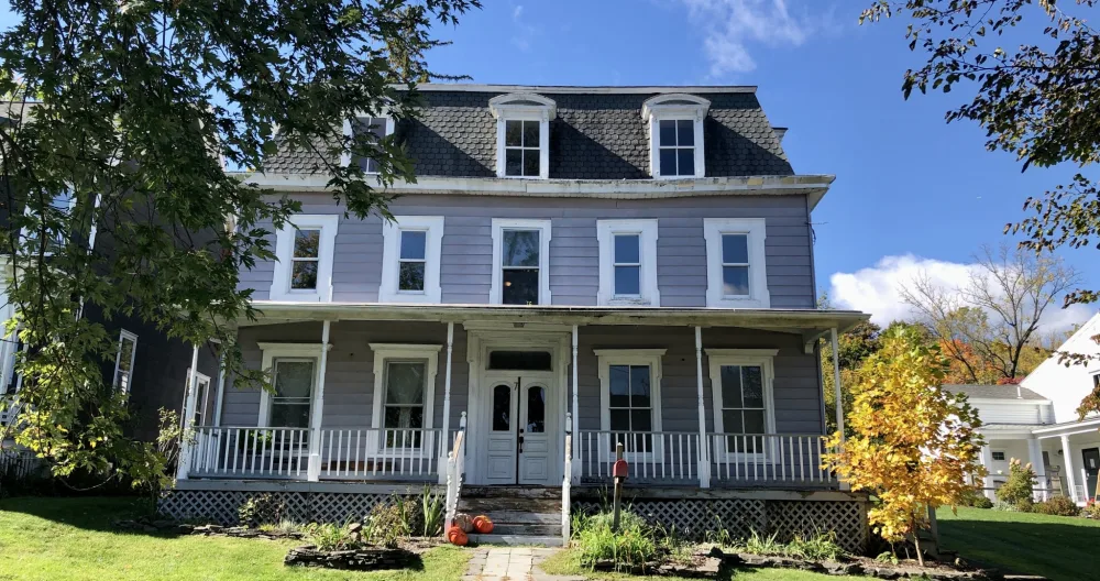 Room in Historic Victorian House in Coxsackie, NY - Picture 1