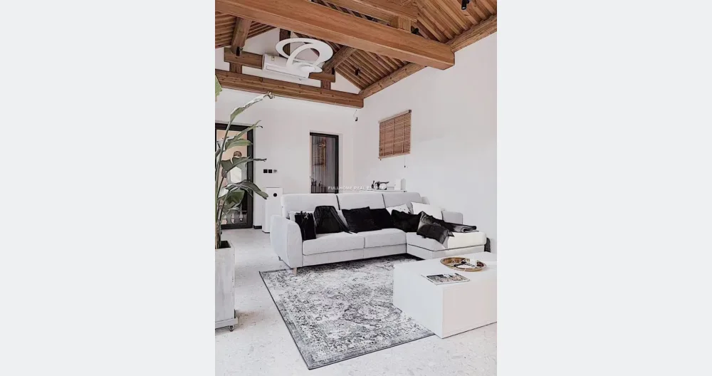 This is a new apartment, and it's going for $500 to $650 - Picture 2
