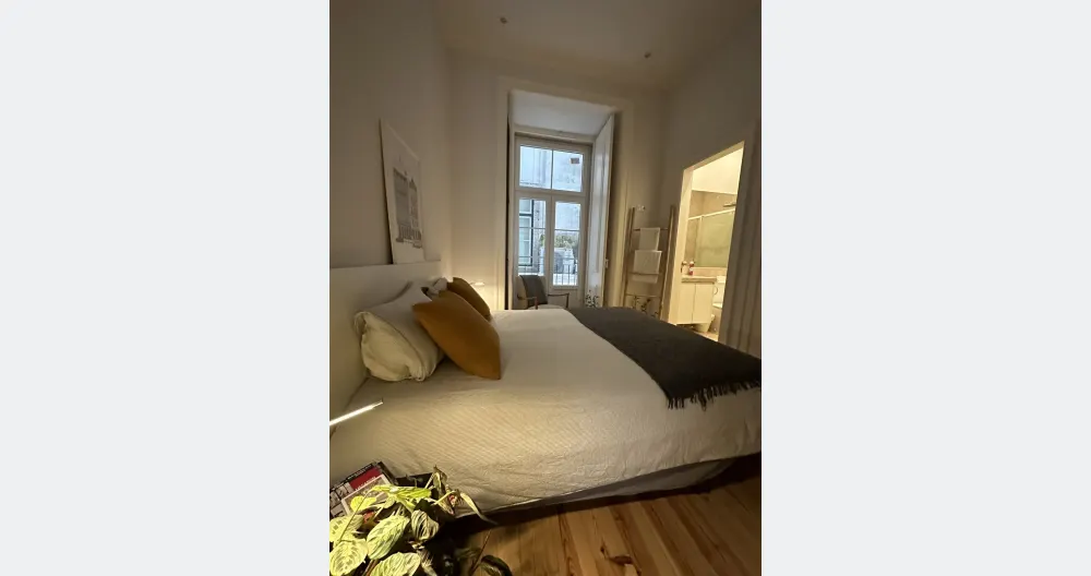   Quarto com casa de banho privativa - Foto 1