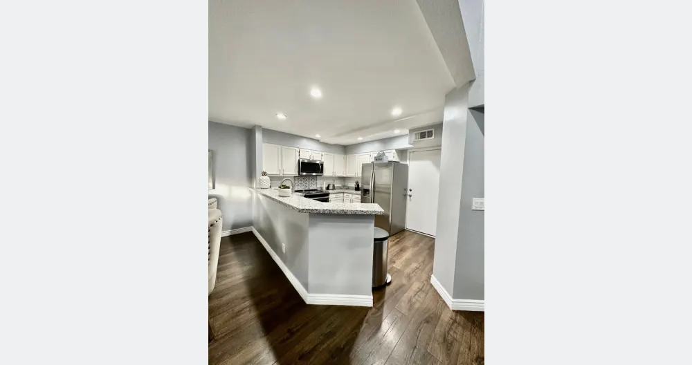 Hermoso condominio renovado situado cerca de State Farm Stadium y WestGate - Foto 2