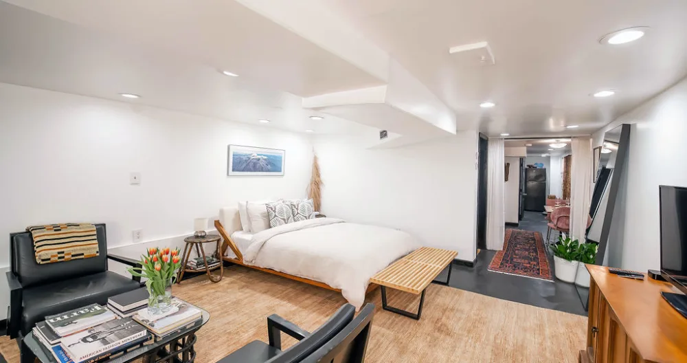 Charming LGBTQ+ Hosted Studio in the Heart of Columbia Heights - Picture 1