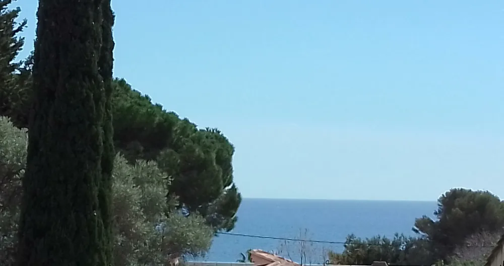 Per una pausa tranquilla con gli amici in riva al mare - Foto 1