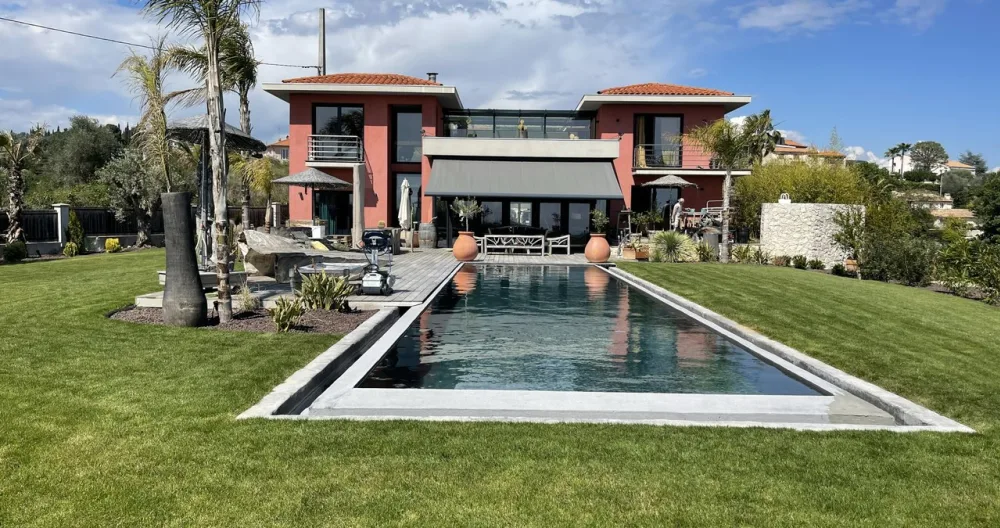 Magnifica villa progettata dall'architetto con piscina e vista mare in un ambiente tranquillo e non trascurato - Foto 2