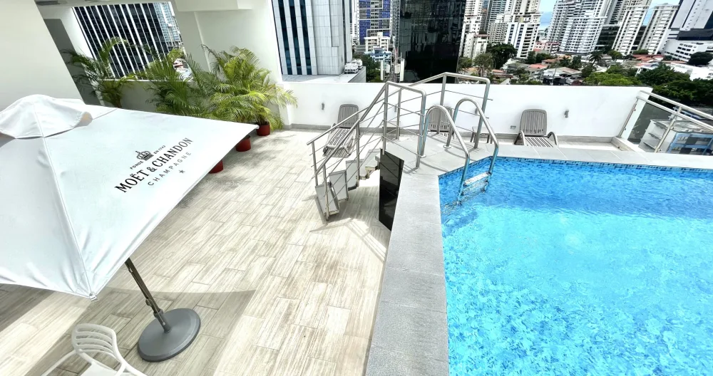 Anúncio de Jorge em misterb&b - Piscina en el piso 11