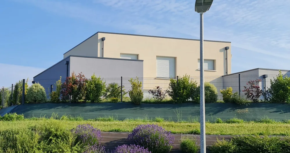 Beautiful modern house with nice view. - Picture 2