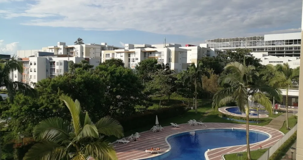 *** Elegante apartamento contemporáneo de 3 dormitorios a 15 min. del centro de la ciudad.
 - Foto 2