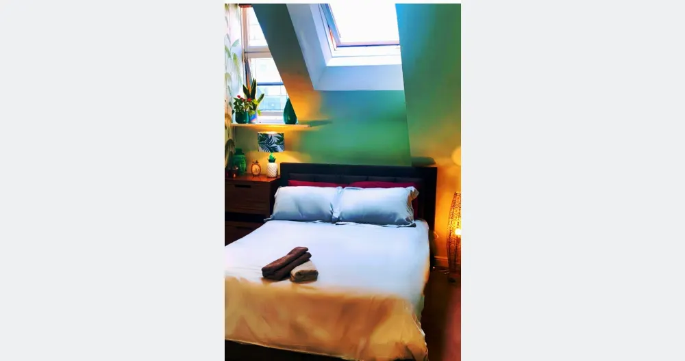 En Suite Double Room with free parking space - Picture 2