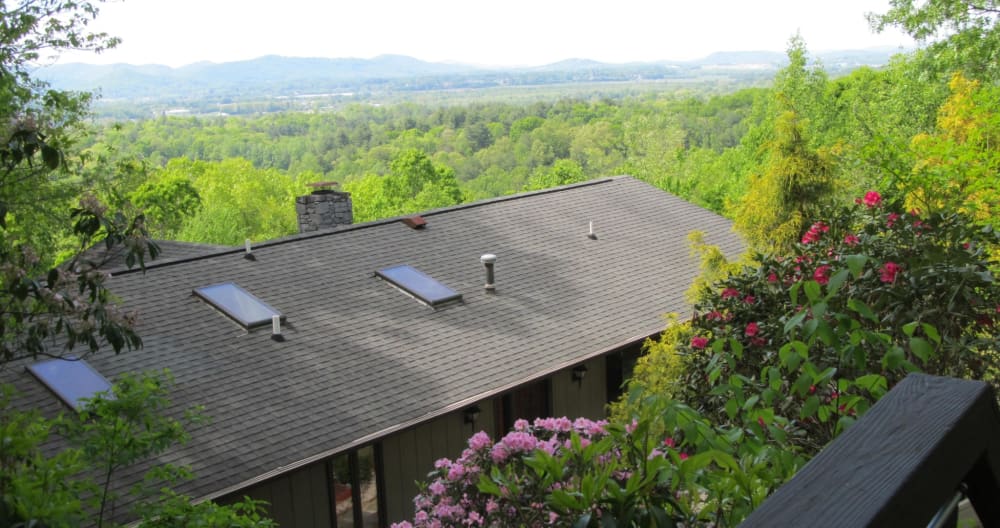 Secluded Mountain Retreat with Spectacular Views - Picture 1