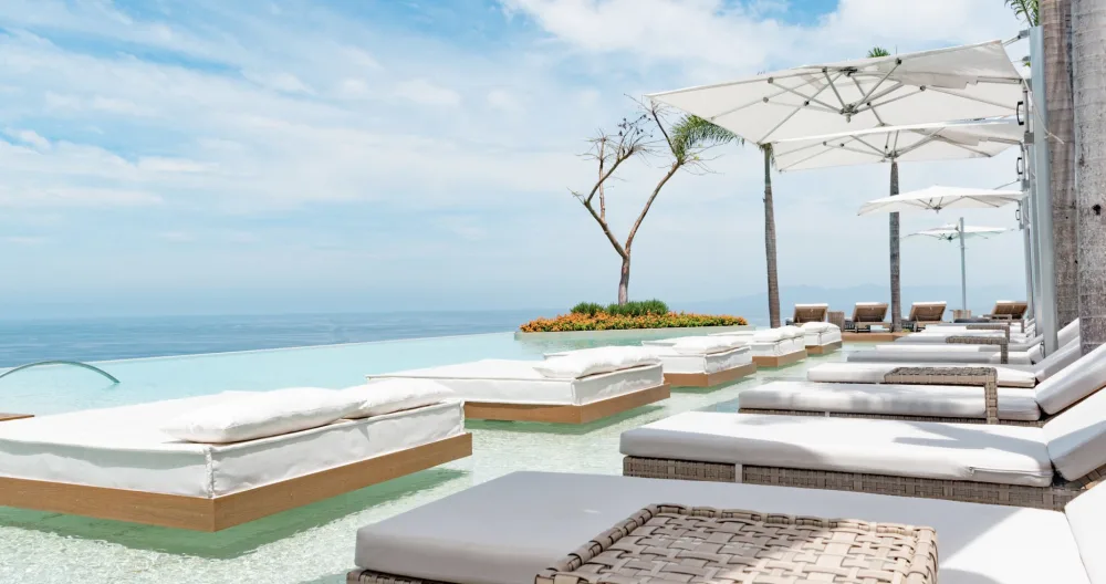 L'annuncio di Matthew su misterb&b - Largest Rooftop Pool in the Western Hemisphere 
