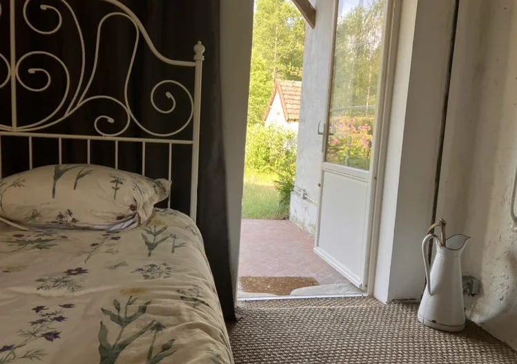 Maison isolée dans la forêt : calme, nature, liberté ! - Photo 2