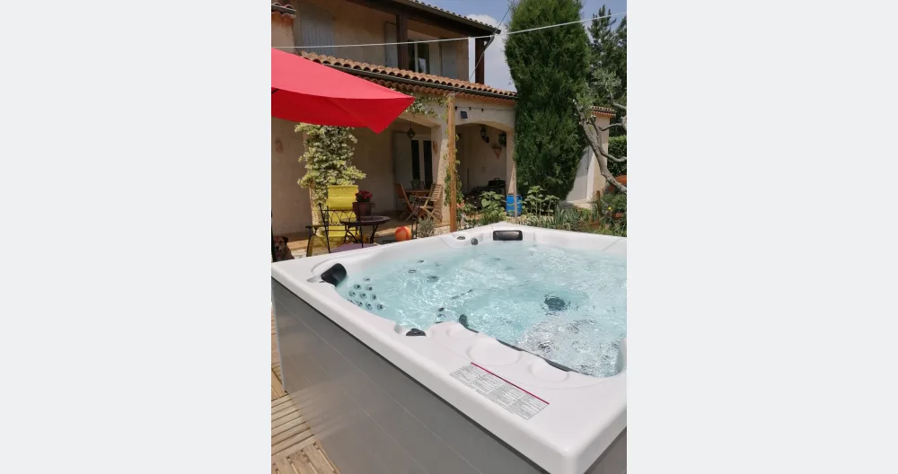 L'annuncio di Jean su misterb&b - Le SPA en saison chaude