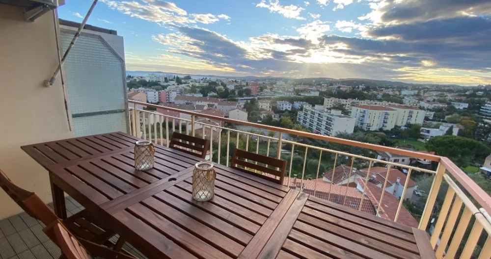 magnifique appartement au dernier étage vue mer château montagne avec parking - Photo 1