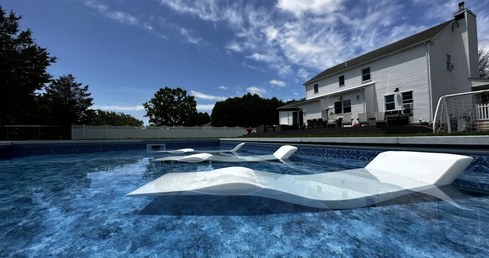 Fabios Inserat auf misterb&b - To relax on ledge pool...