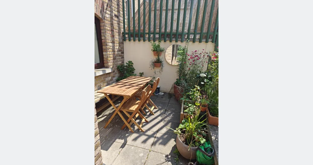 Mike's listing on misterb&b - Patio