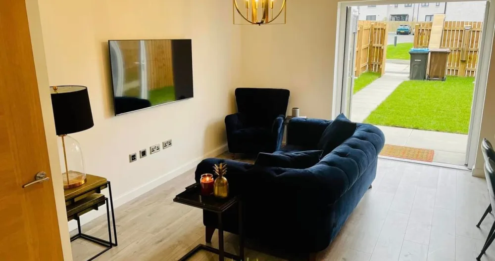 Nicely presented new build house in quiet location in Aberdeen.  - Picture 2