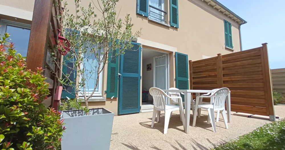 T2 DUPLEX 47 M² in a quiet residence, enclosed parking Well located - Picture 2