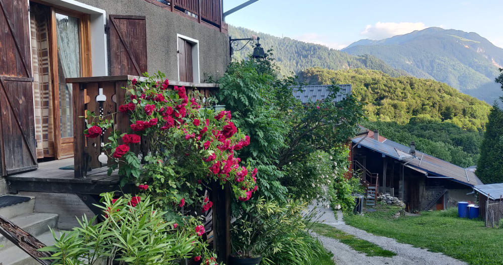 Chambre dans village de montagne à 900m à 10mn de Moûtiers-Tarentaise - Photo 2