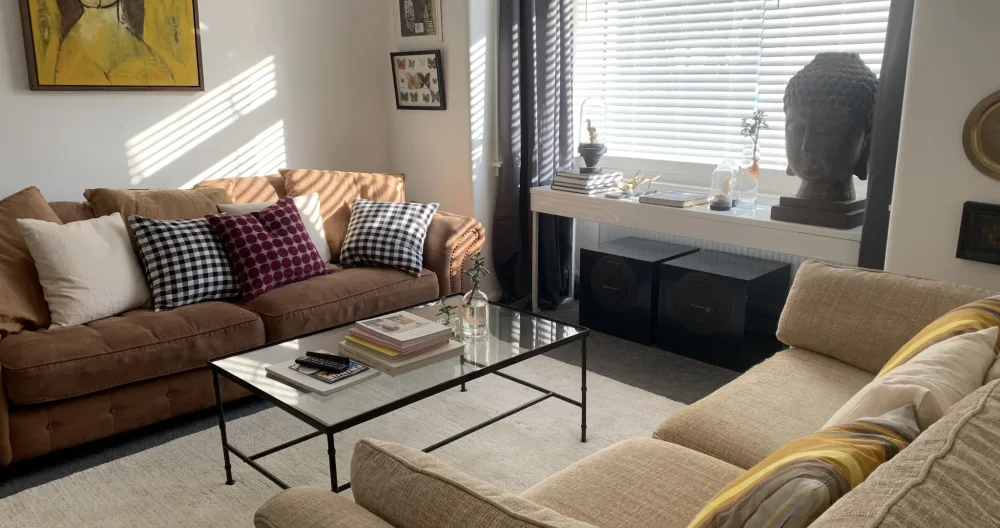 Junaidy's listing on misterb&b - Sitting room where you can watch netflix, have a drink and just relax.